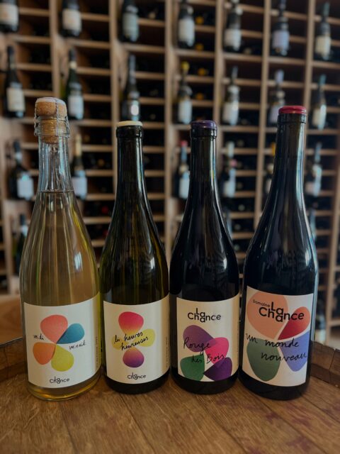 Back in stock ! 🌸 

@domaine_lachance ❤️

- Midi Minuit : jolie bulle de Cabernet Franc 
- Les Heures Heureuses : Chenin frais et fruité 
- Rouge des bois : Cabernet franc sur le fruit 
- Un Monde Nouveau : Saumur Champigny de 2022 bien gourmand 

À découvrir ou redécouvrir dans tes caves de St Quay Portrieux et Binic ! 

#pupitre #cavisteindépendant #saintquayportrieux #binic #saumurchampigny 

L’abus d’alcool est dangereux pour la santé. À consommer avec modération.