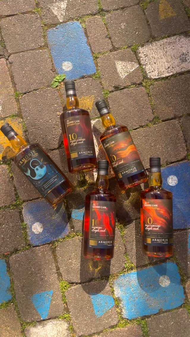 Nouveautés ARMORIK 🥃 

Quelques Whiskies en Éditions ultra limitées dispo dès maintenant dans tes caves de Binic et St Quay #pupitre 

- Edition Folk Blues 2026 @binicfolksbluesfestival 
- Editions Quadrilogie Sherry 10ans : Oloroso, Fino, Pablo Cortado et Pedro Ximenez @armorikwhisky 

L’abus d’alcool est dangereux pour la santé. À consommer avec modération.